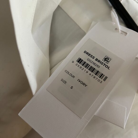 Refinity Bristol Dress in Ivory, Size 16 - Picture 4 of 5